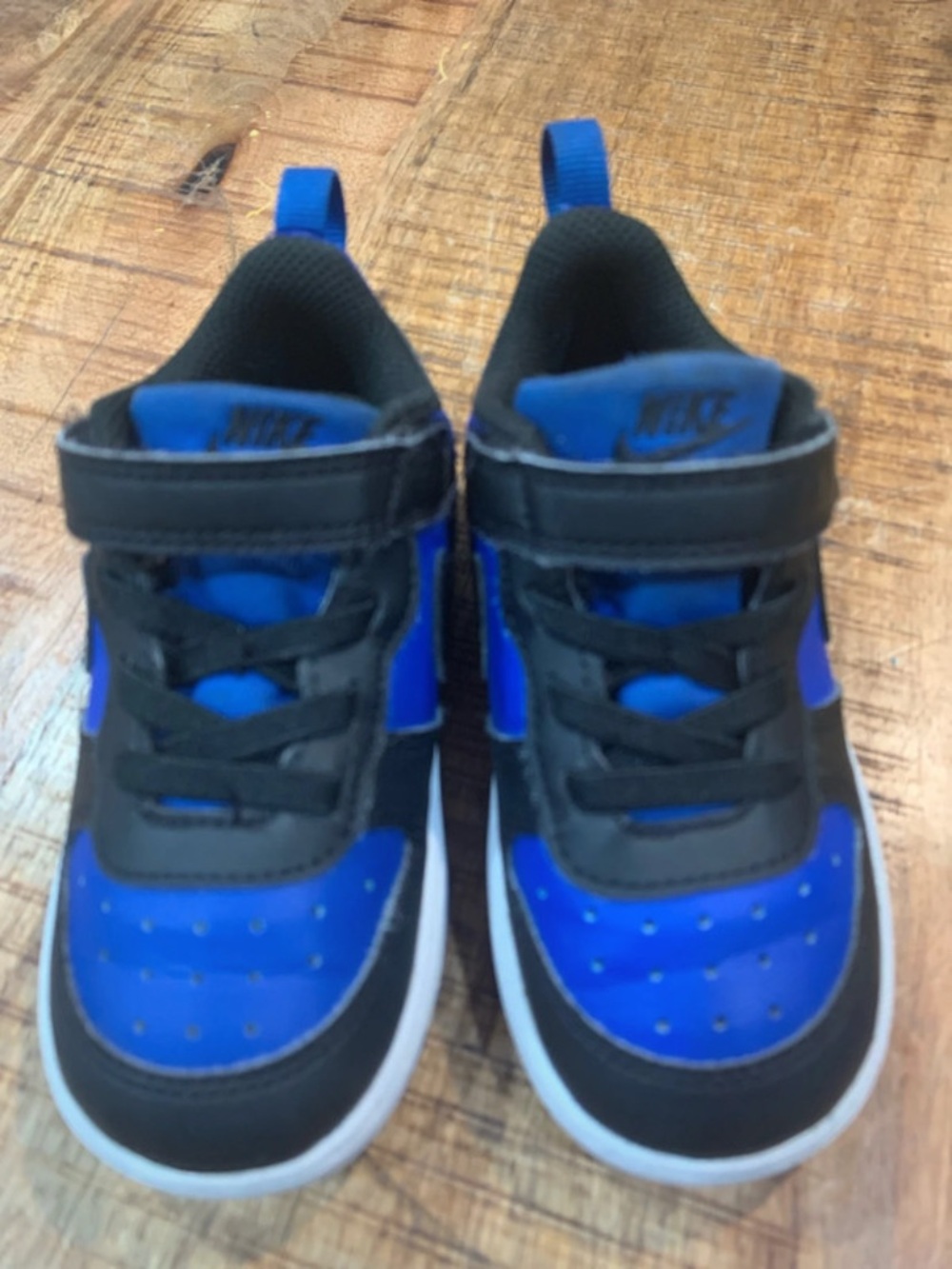 Nike Kids Royal Blue and Black Hook-and-Loop Sneakers